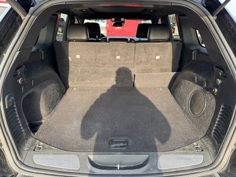 Used 2018 Jeep Grand Cherokee Limited image 17