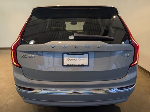 Used 2025 Volvo XC90 T8 Plus image 4