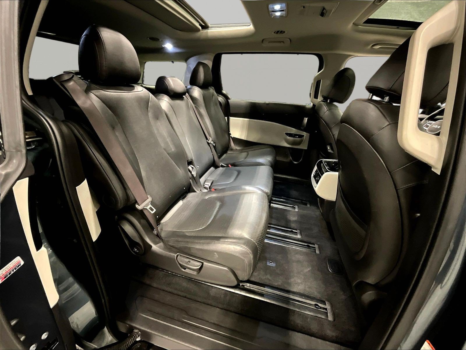 Used 2024 Kia Carnival SX Prestige FWD image 25