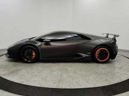 Used 2015 Lamborghini Huracan LP 610-4 AWD/4WD image 2