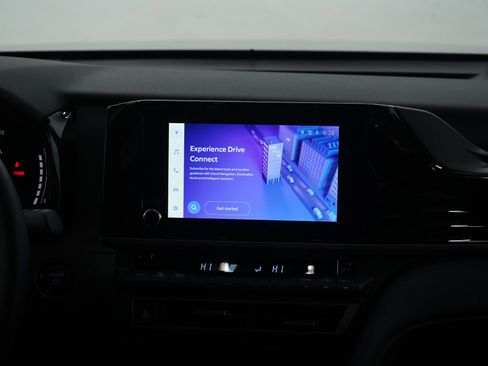 Used 2025 Toyota Camry SE image 14