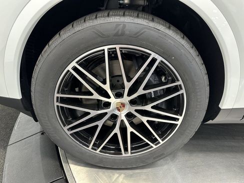 New 2026 Porsche Cayenne image 11
