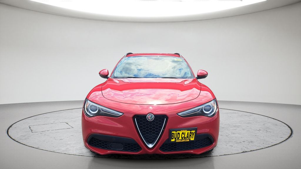 Used 2018 Alfa Romeo Stelvio Sport w/ Quick Order Package 22J Sport AWD/4WD image 8