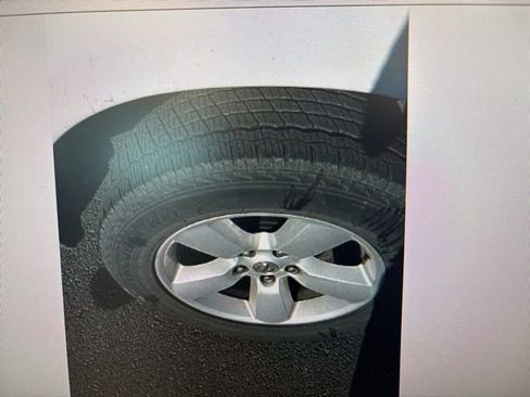 Used 2024 RAM 1500 Classic SLT image 3