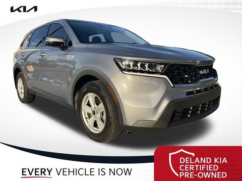 Certified 2022 Kia Sorento LX FWD image 1