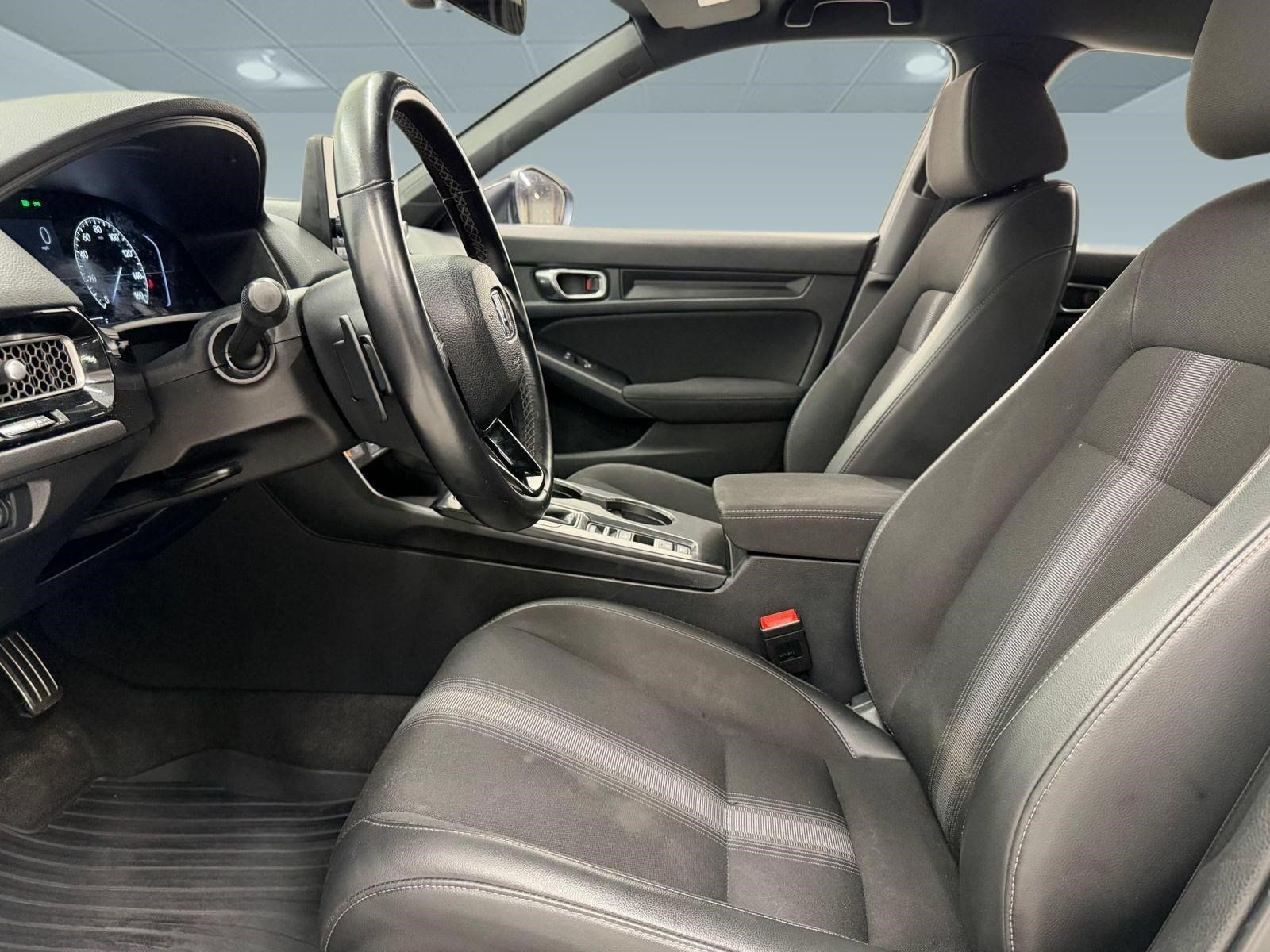 Used 2023 Honda Civic Sport image 4