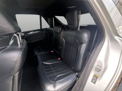 Used 2019 Mercedes-Benz GLE 400 4MATIC image 21