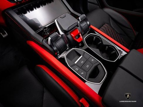 Used 2025 Lamborghini Urus SE AWD/4WD image 27