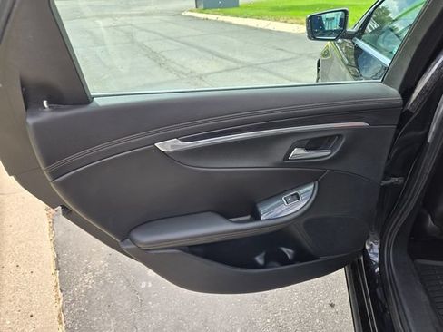 Used 2017 Chevrolet Impala LT FWD image 21