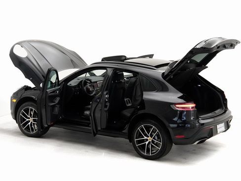 New 2025 Porsche Macan image 35