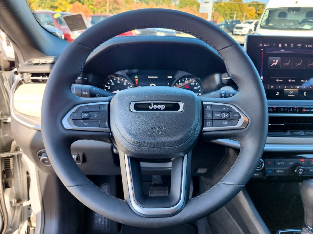 Used 2026 Jeep Compass Limited AWD/4WD image 29