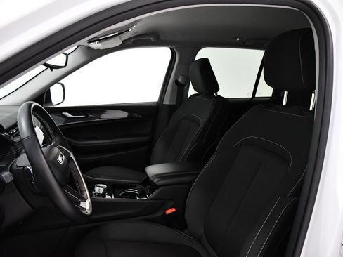 Used 2022 Jeep Grand Cherokee Laredo w/ Luxury Tech Group I image 19