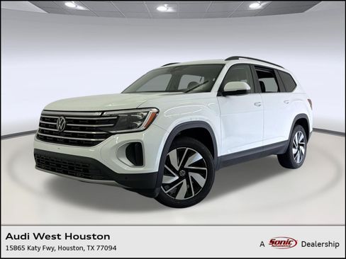 Used 2025 Volkswagen Atlas SE FWD image 1