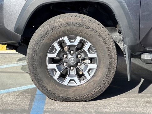 Certified 2023 Toyota Tacoma TRD Off-Road image 33