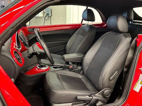 Used 2018 Volkswagen Beetle 2.0T S w/ Style & Comfort Package FWD image 21