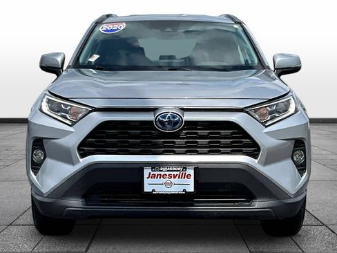 Used 2020 Toyota RAV4 XLE AWD/4WD image 2