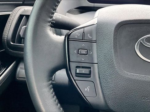 Used 2024 Toyota bZ4X XLE image 21