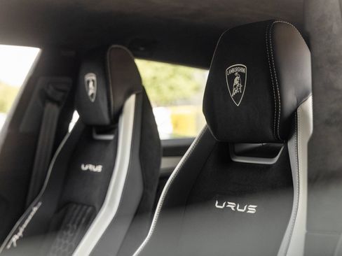 Used 2024 Lamborghini Urus Performante AWD/4WD image 37