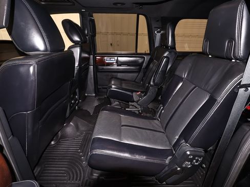 Used 2017 Lincoln Navigator L Select AWD/4WD image 15