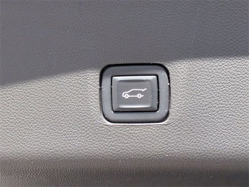 Certified 2023 Chevrolet Traverse LT image 15