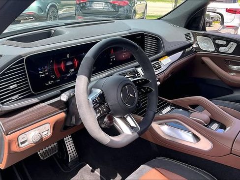 Certified 2025 Mercedes-Benz GLE 53 AMG 4MATIC image 5