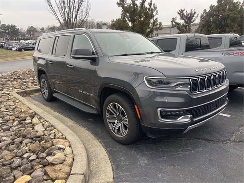 Used 2024 Jeep Wagoneer L Series II image 1