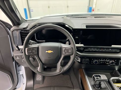 New 2026 Chevrolet Silverado 1500 High Country w/ Technology Package AWD/4WD image 11