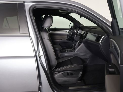 Used 2022 Volkswagen Atlas Cross Sport SEL R-Line image 33