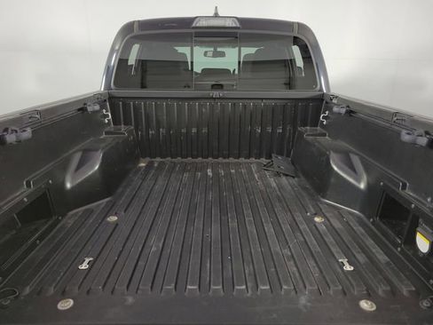 Used 2017 Toyota Tacoma TRD Off-Road AWD/4WD image 27