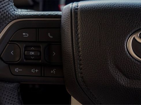 Used 2025 Toyota Tacoma TRD Sport w/ Tow Tech Package image 18