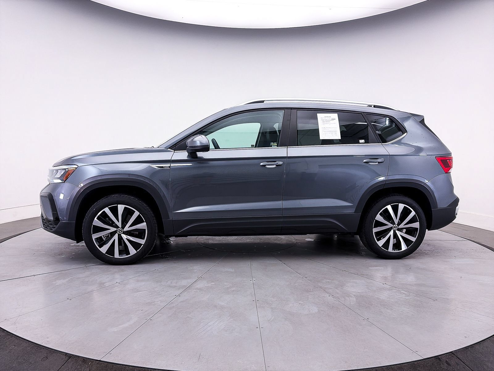 Used 2022 Volkswagen Taos SE FWD image 36