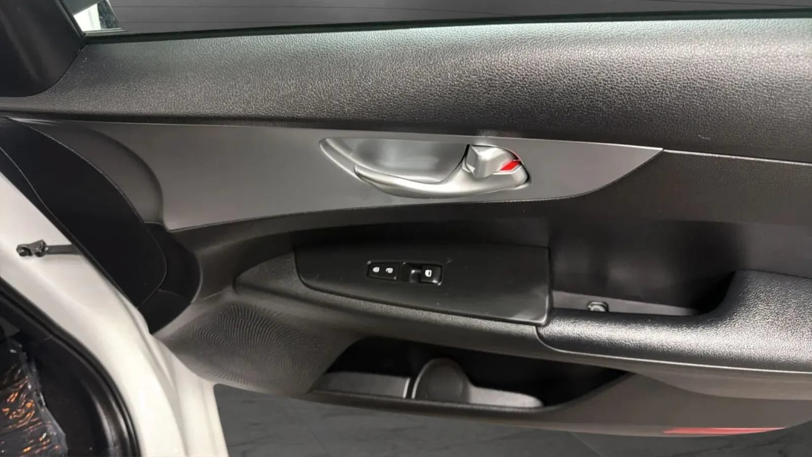 Used 2023 Kia Forte LXS FWD image 17