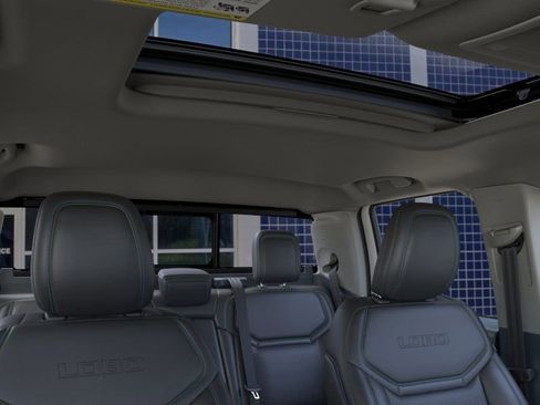 New 2025 Ford Maverick Lobo image 13