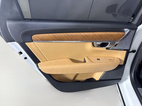 Used 2018 Volvo S90 T6 Inscription w/ Luxury Package image 26