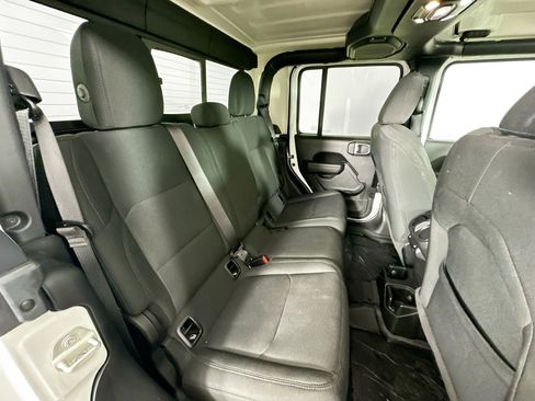 Used 2023 Jeep Gladiator Sport AWD/4WD image 31