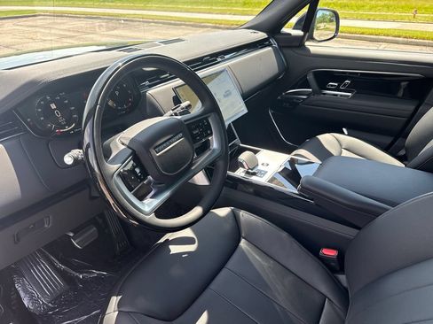 New 2026 Land Rover Range Rover Long Wheelbase SE AWD/4WD image 12