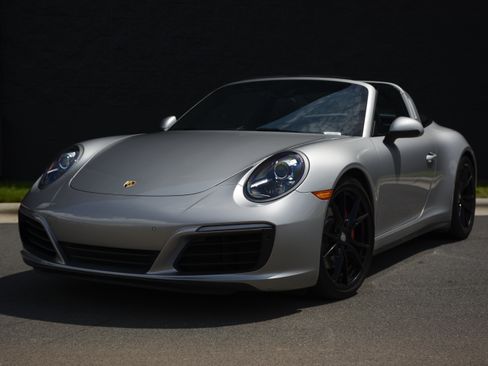 Used 2018 Porsche 911 Targa 4S AWD/4WD image 35