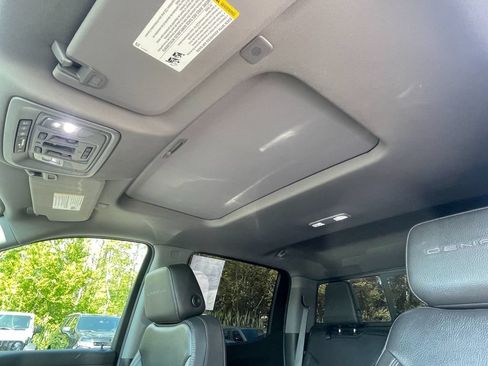 Used 2021 GMC Sierra 1500 Denali w/ Denali Ultimate Package AWD/4WD image 24