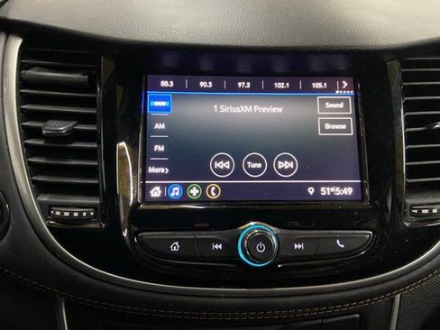 Used 2022 Chevrolet Trax LT w/ LT Convenience Package AWD/4WD image 32