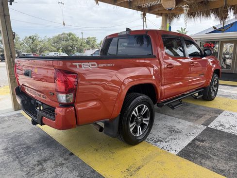Used 2017 Toyota Tacoma TRD Sport w/ Premium & Technology Package RWD image 5