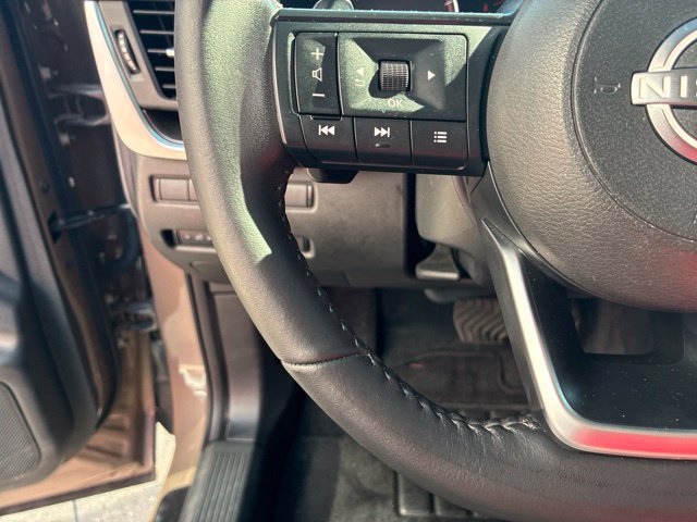 Used 2024 Nissan Rogue SV w/ SV Premium Package FWD image 22