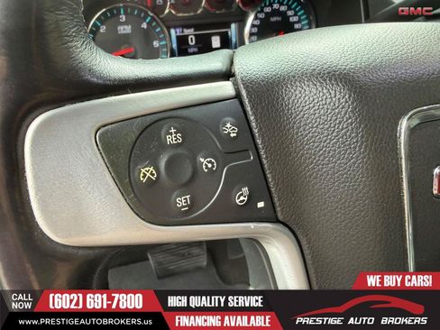 Used 2017 GMC Yukon SLT AWD/4WD image 27