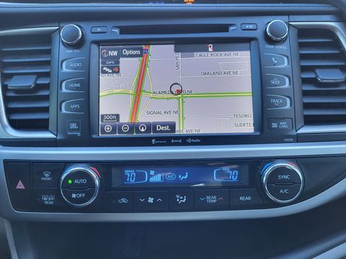 Used 2019 Toyota Highlander Limited Platinum image 31