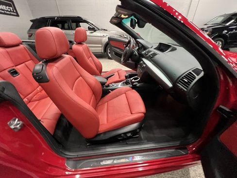 Used 2010 BMW 135i Convertible w/ Premium Pkg image 40