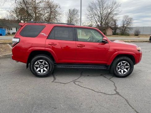 Used 2024 Toyota 4Runner TRD Off-Road Premium AWD/4WD image 8