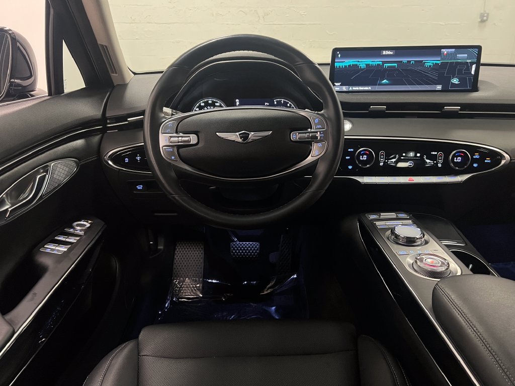 Used 2025 Genesis GV70 2.5T AWD/4WD image 13
