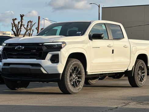 New 2025 Chevrolet Colorado Z71 w/ Midnight Edition image 7