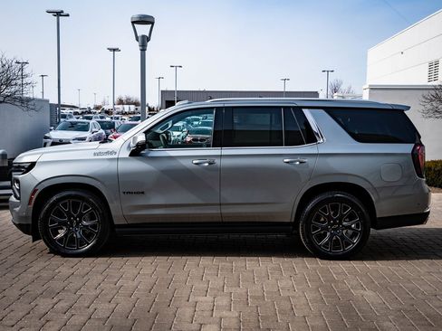 Used 2025 Chevrolet Tahoe High Country image 12