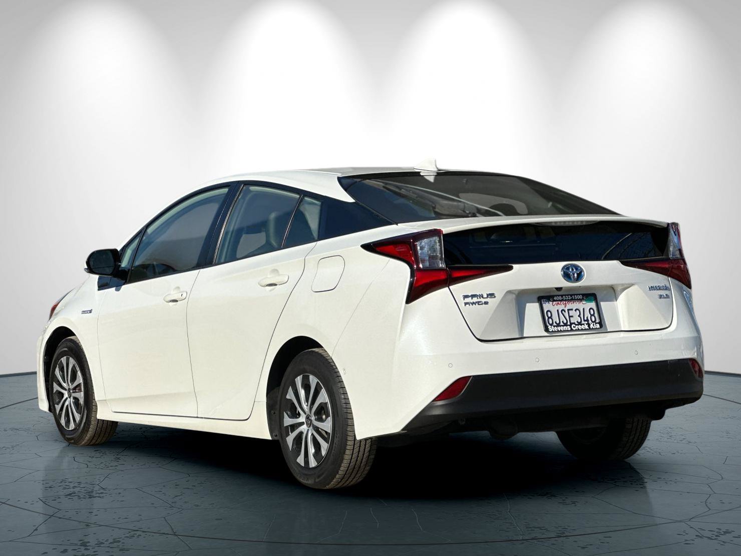 Used 2019 Toyota Prius XLE AWD/4WD image 6