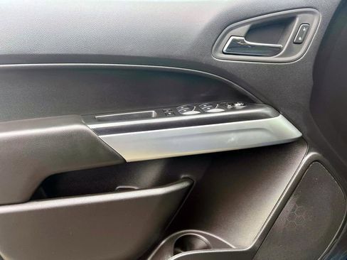 Used 2022 Chevrolet Colorado LT w/ LT Convenience Package image 16